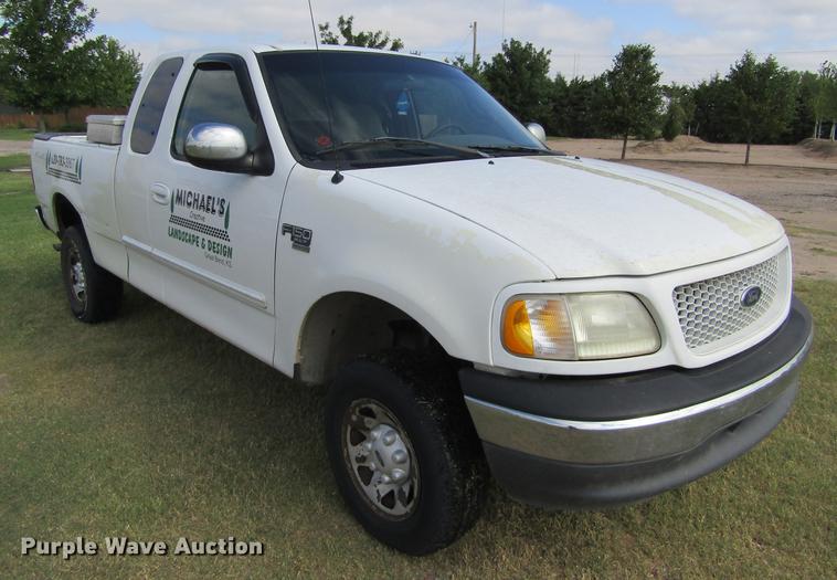 image for item DD5755 2002 Ford F150 XLT SuperCab pickup truck