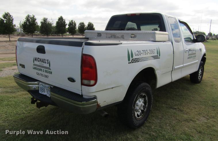 image for item DD5755 2002 Ford F150 XLT SuperCab pickup truck