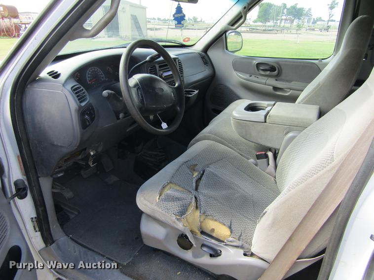 image for item DD5755 2002 Ford F150 XLT SuperCab pickup truck