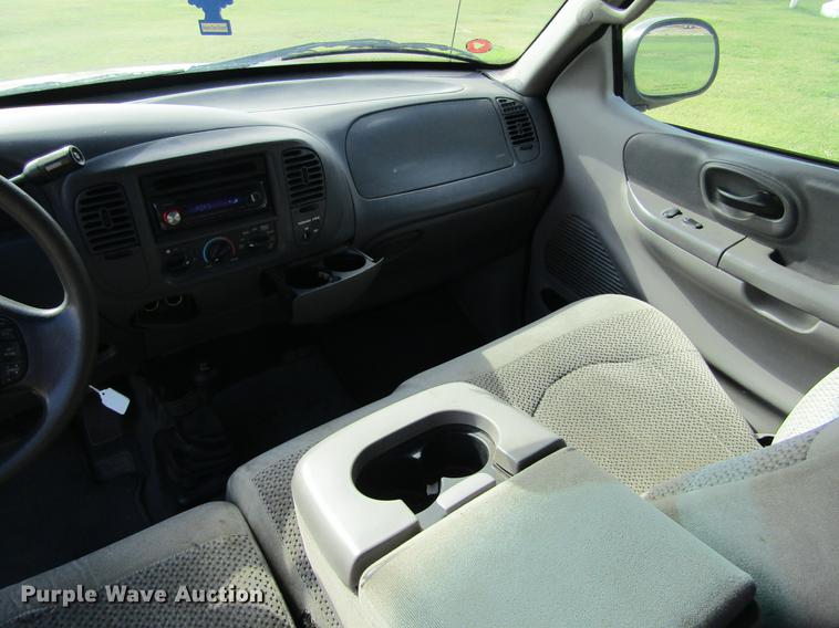 image for item DD5755 2002 Ford F150 XLT SuperCab pickup truck