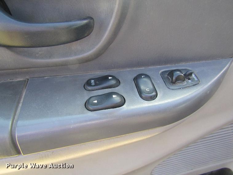 image for item DD5755 2002 Ford F150 XLT SuperCab pickup truck