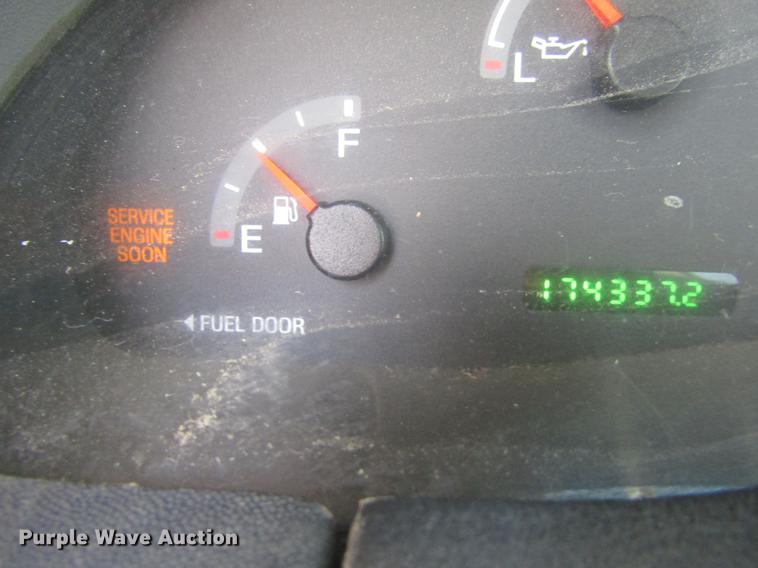 image for item DD5755 2002 Ford F150 XLT SuperCab pickup truck