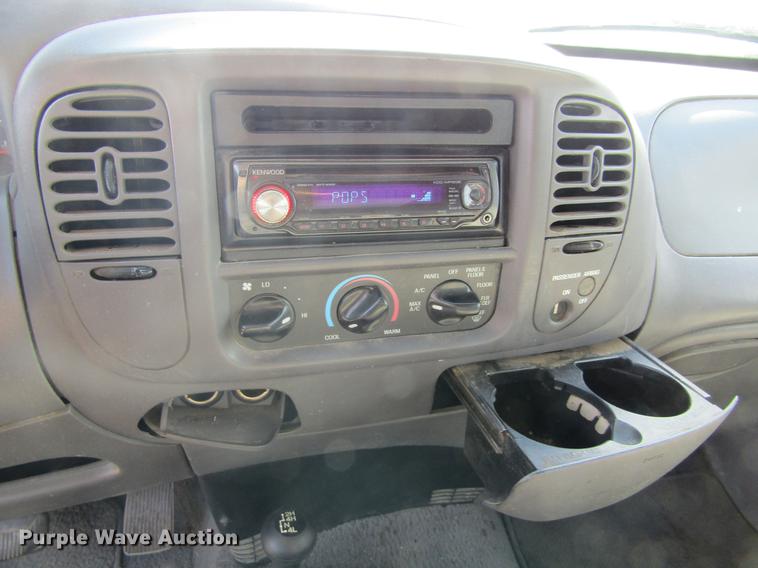 image for item DD5755 2002 Ford F150 XLT SuperCab pickup truck