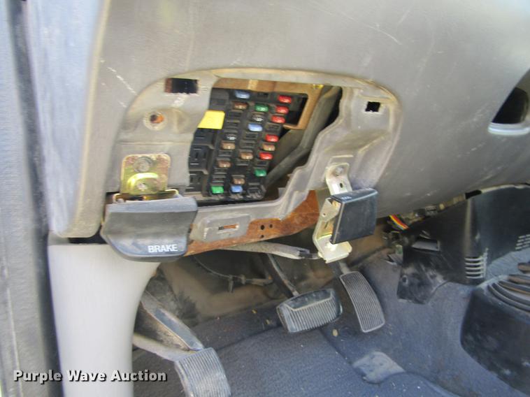 image for item DD5755 2002 Ford F150 XLT SuperCab pickup truck