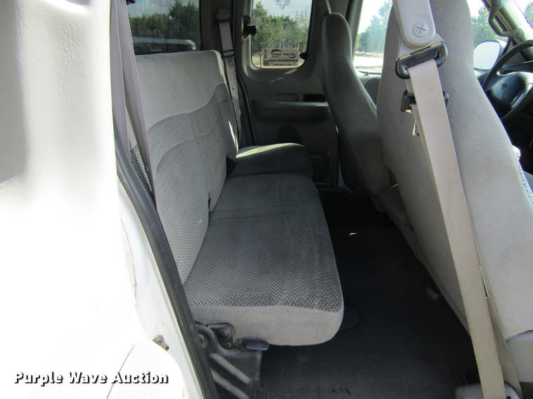 image for item DD5755 2002 Ford F150 XLT SuperCab pickup truck