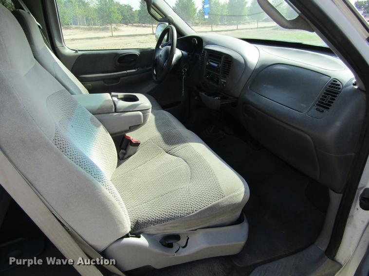 image for item DD5755 2002 Ford F150 XLT SuperCab pickup truck