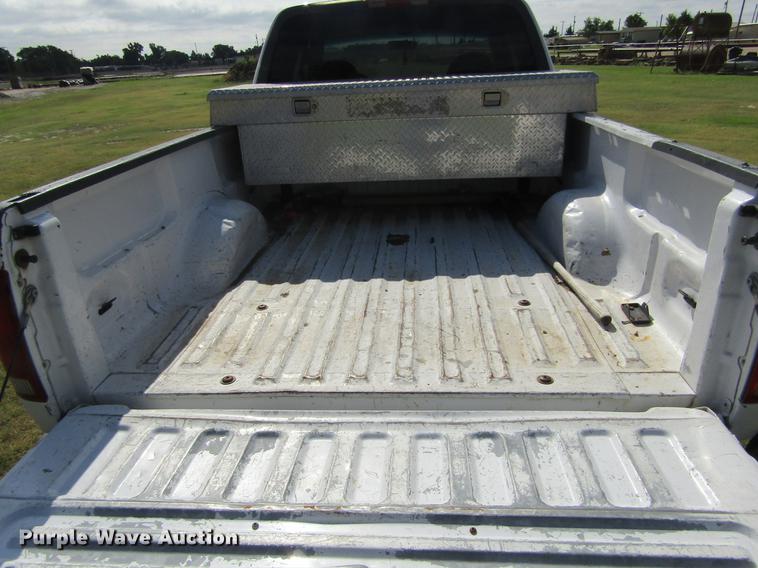 image for item DD5755 2002 Ford F150 XLT SuperCab pickup truck