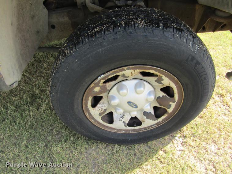 image for item DD5755 2002 Ford F150 XLT SuperCab pickup truck