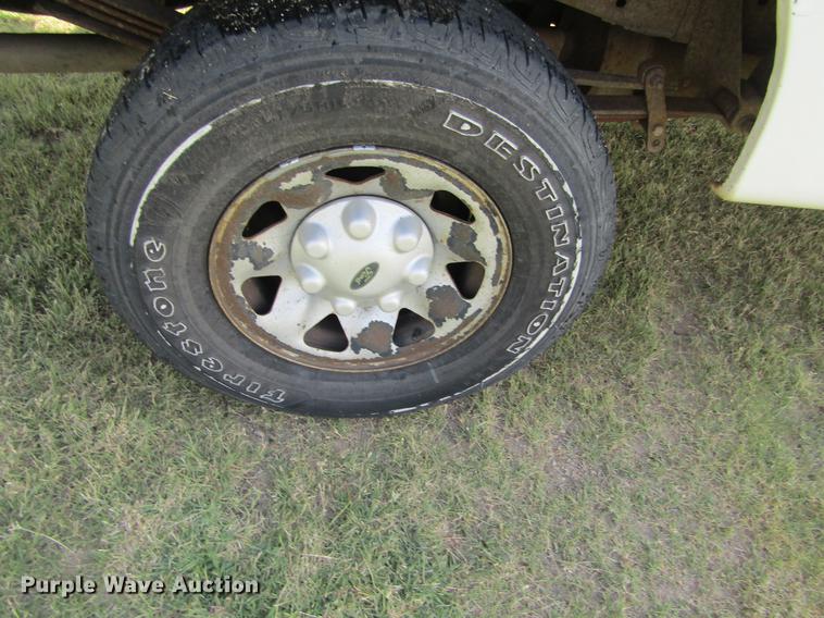 image for item DD5755 2002 Ford F150 XLT SuperCab pickup truck