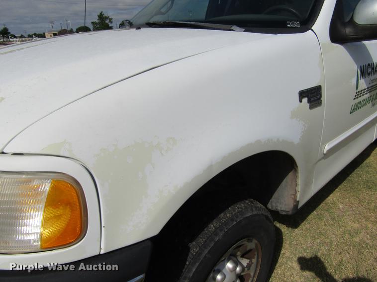 image for item DD5755 2002 Ford F150 XLT SuperCab pickup truck