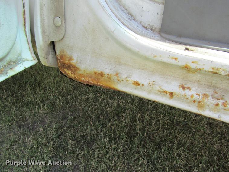 image for item DD5755 2002 Ford F150 XLT SuperCab pickup truck