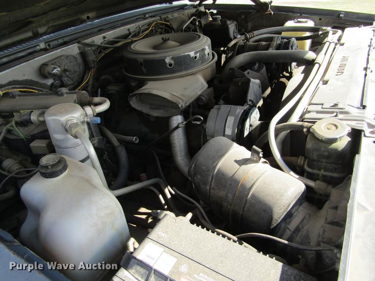 image for item DD5756 1989 Chevrolet Silverado 3500 Crew Cab flatbed pickup truck