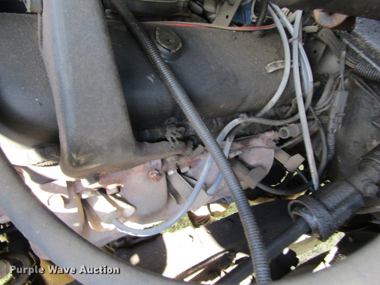 image for item DD5756 1989 Chevrolet Silverado 3500 Crew Cab flatbed pickup truck