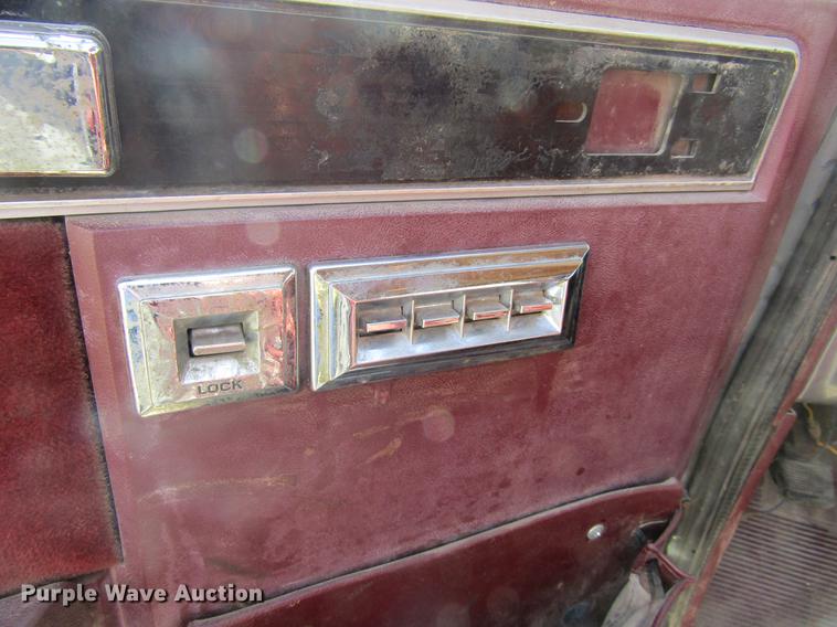 image for item DD5756 1989 Chevrolet Silverado 3500 Crew Cab flatbed pickup truck