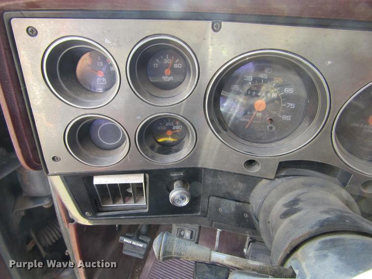 image for item DD5756 1989 Chevrolet Silverado 3500 Crew Cab flatbed pickup truck