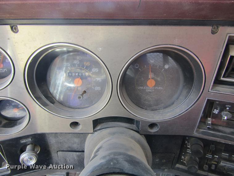 image for item DD5756 1989 Chevrolet Silverado 3500 Crew Cab flatbed pickup truck