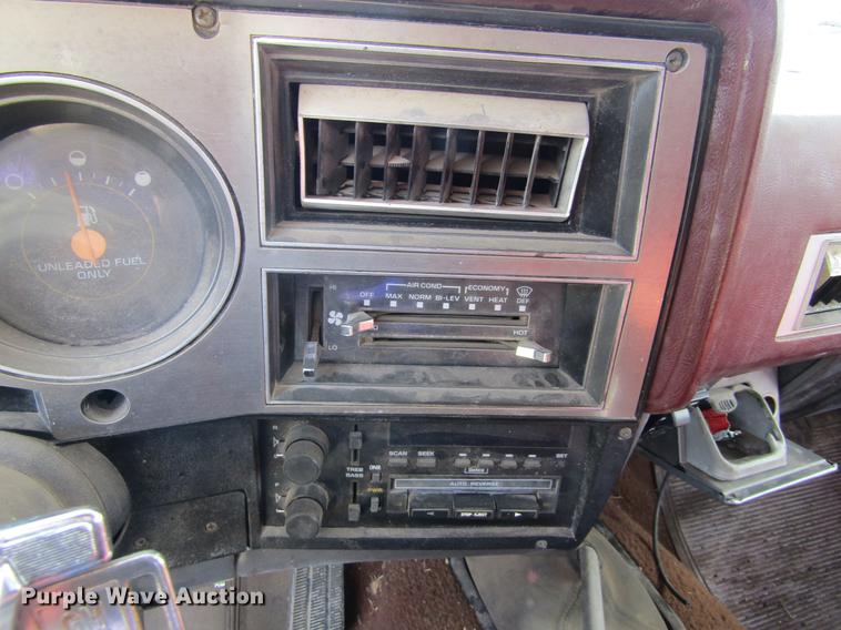 image for item DD5756 1989 Chevrolet Silverado 3500 Crew Cab flatbed pickup truck