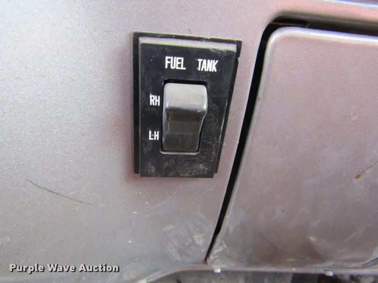 image for item DD5756 1989 Chevrolet Silverado 3500 Crew Cab flatbed pickup truck