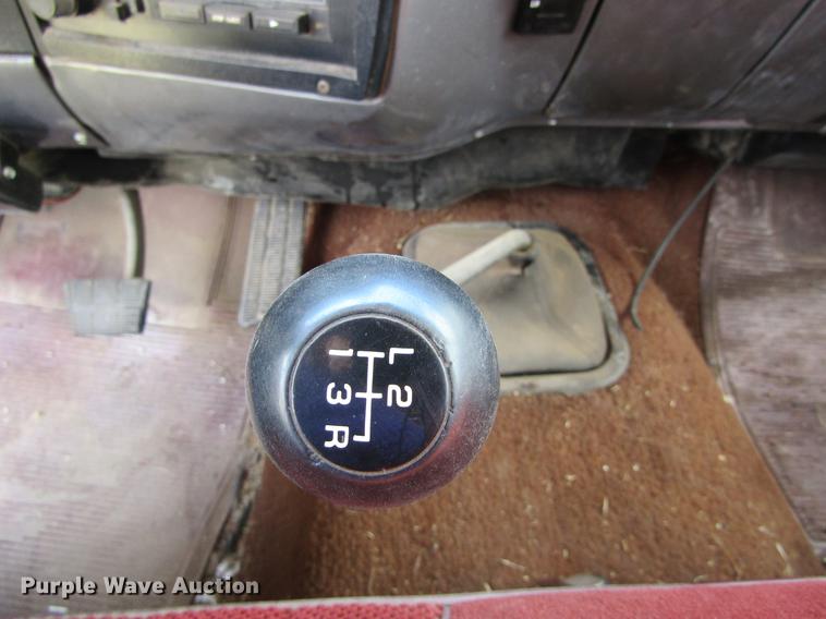 image for item DD5756 1989 Chevrolet Silverado 3500 Crew Cab flatbed pickup truck