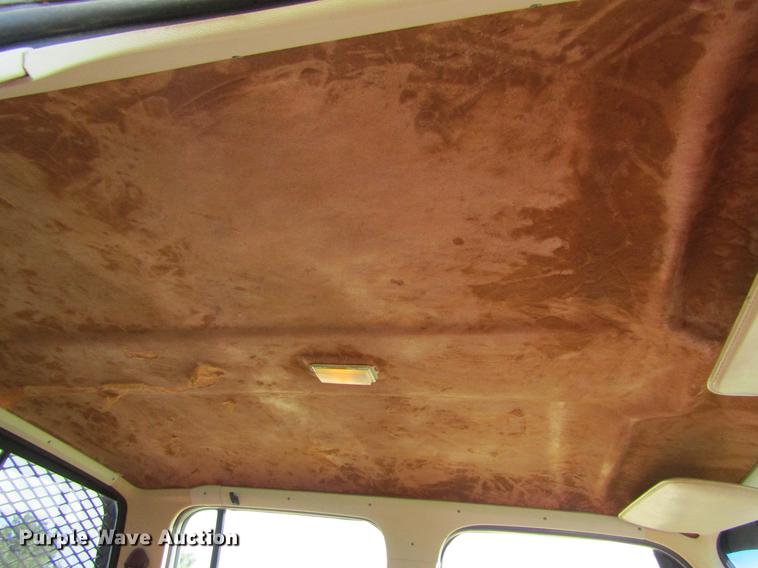 image for item DD5756 1989 Chevrolet Silverado 3500 Crew Cab flatbed pickup truck