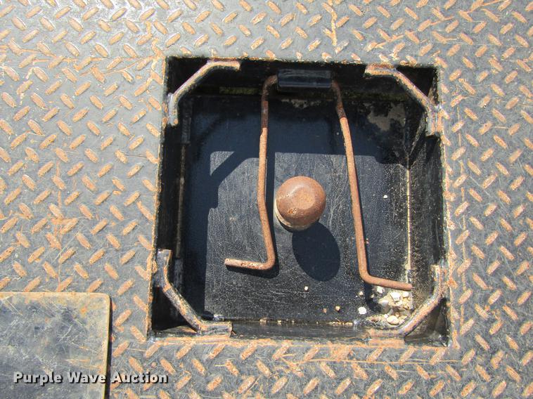 image for item DD5756 1989 Chevrolet Silverado 3500 Crew Cab flatbed pickup truck