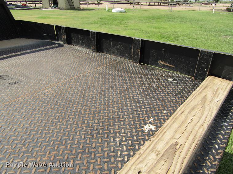 image for item DD5756 1989 Chevrolet Silverado 3500 Crew Cab flatbed pickup truck