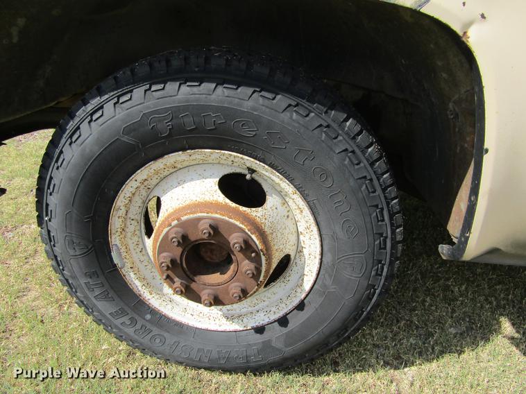 image for item DD5756 1989 Chevrolet Silverado 3500 Crew Cab flatbed pickup truck