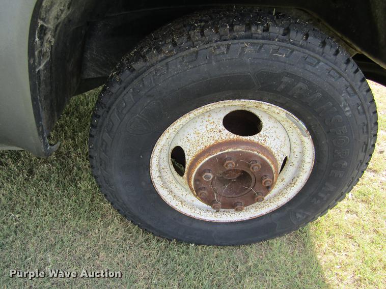 image for item DD5756 1989 Chevrolet Silverado 3500 Crew Cab flatbed pickup truck