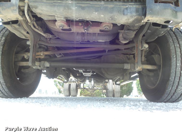 image for item DD7168 2010 Ford F350 Super Duty XLT Crew Cab pickup truck cab and chassis