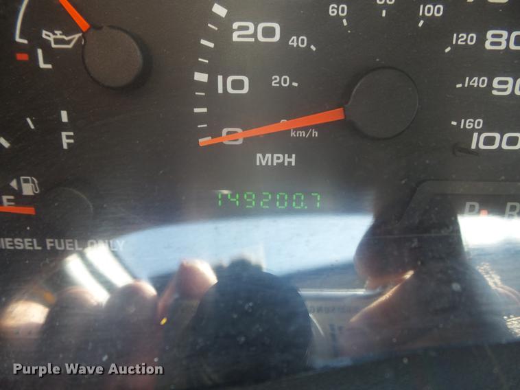 image for item DD7172 2003 Ford F350 Super Duty XLT Crew Cab pickup truck