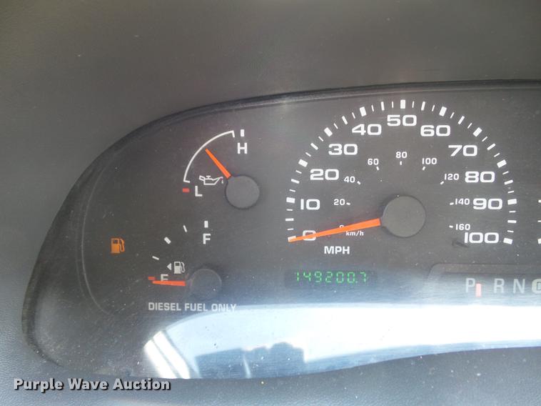 image for item DD7172 2003 Ford F350 Super Duty XLT Crew Cab pickup truck