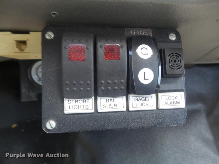 image for item DD7172 2003 Ford F350 Super Duty XLT Crew Cab pickup truck