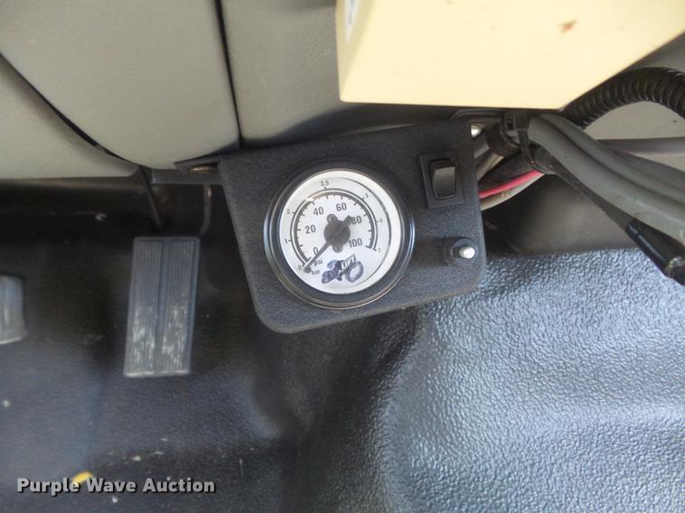 image for item DD7172 2003 Ford F350 Super Duty XLT Crew Cab pickup truck