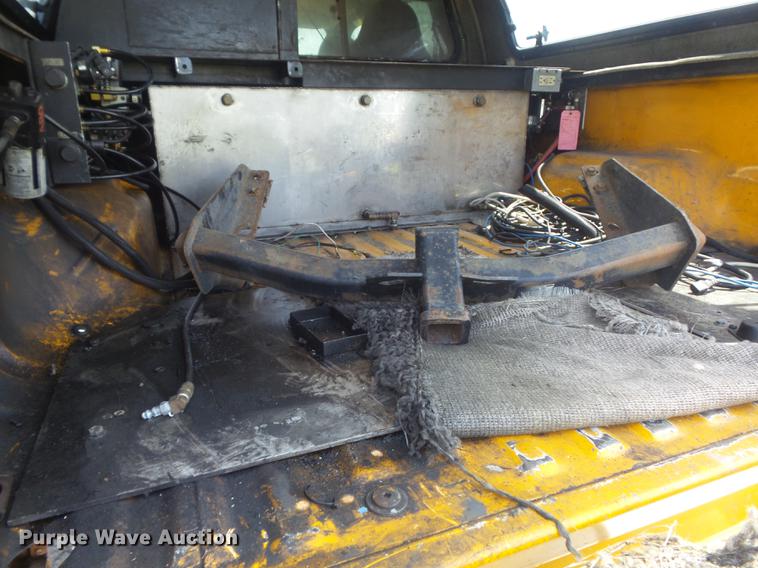 image for item DD7172 2003 Ford F350 Super Duty XLT Crew Cab pickup truck