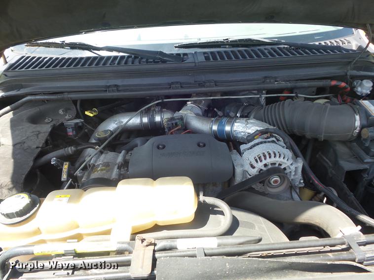 image for item DD7172 2003 Ford F350 Super Duty XLT Crew Cab pickup truck