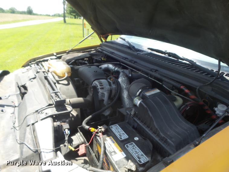 image for item DD7172 2003 Ford F350 Super Duty XLT Crew Cab pickup truck