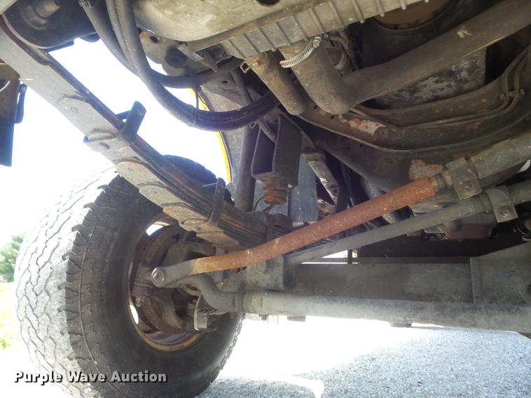 image for item DD7172 2003 Ford F350 Super Duty XLT Crew Cab pickup truck