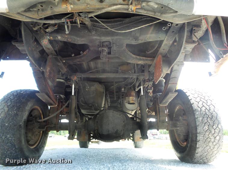 image for item DD7172 2003 Ford F350 Super Duty XLT Crew Cab pickup truck