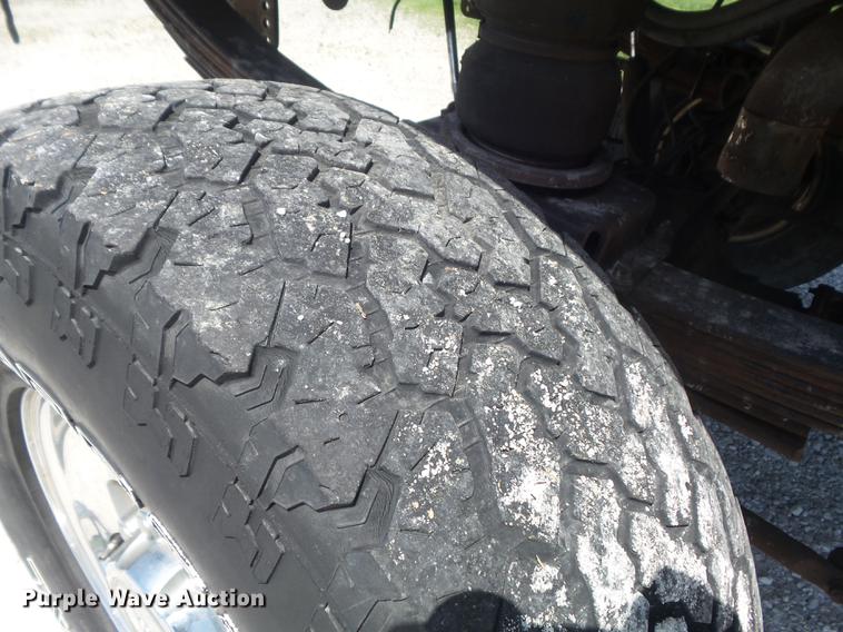 image for item DD7172 2003 Ford F350 Super Duty XLT Crew Cab pickup truck