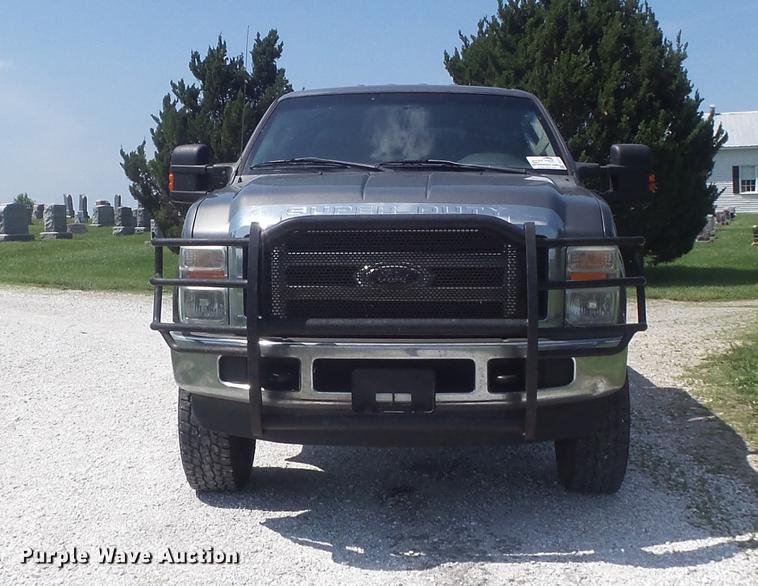 image for item DD7173 2009 Ford F250 Super Duty XLT Crew Cab pickup truck