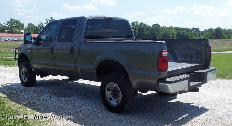 image for item DD7173 2009 Ford F250 Super Duty XLT Crew Cab pickup truck