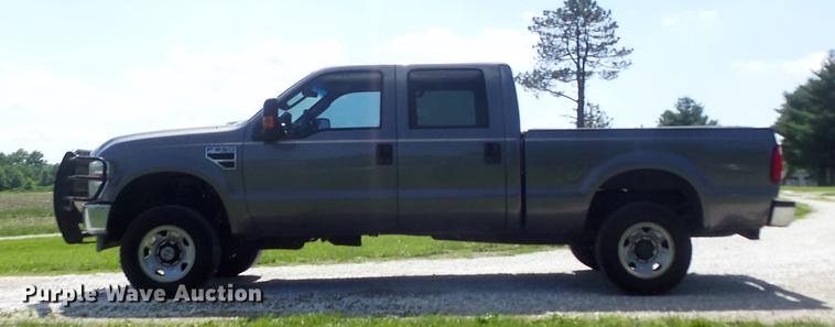 image for item DD7173 2009 Ford F250 Super Duty XLT Crew Cab pickup truck