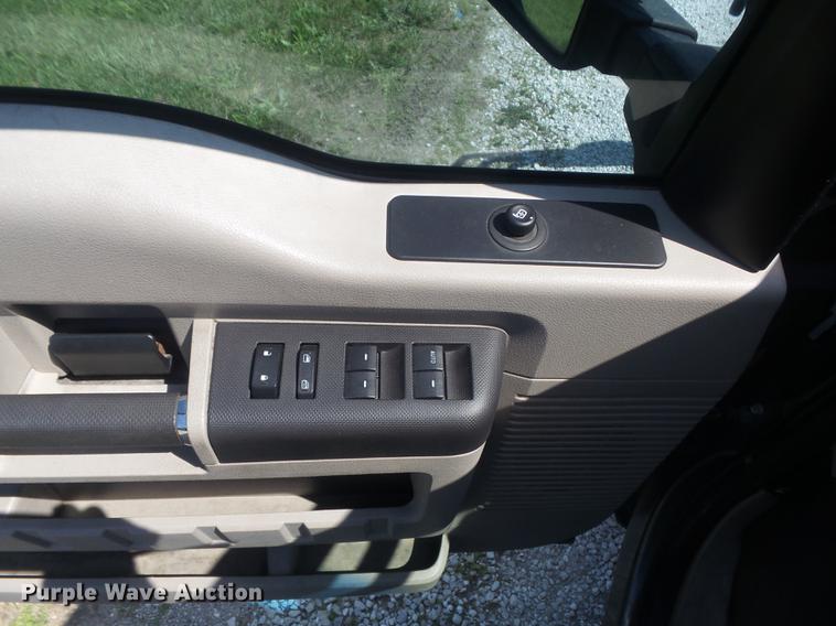 image for item DD7173 2009 Ford F250 Super Duty XLT Crew Cab pickup truck