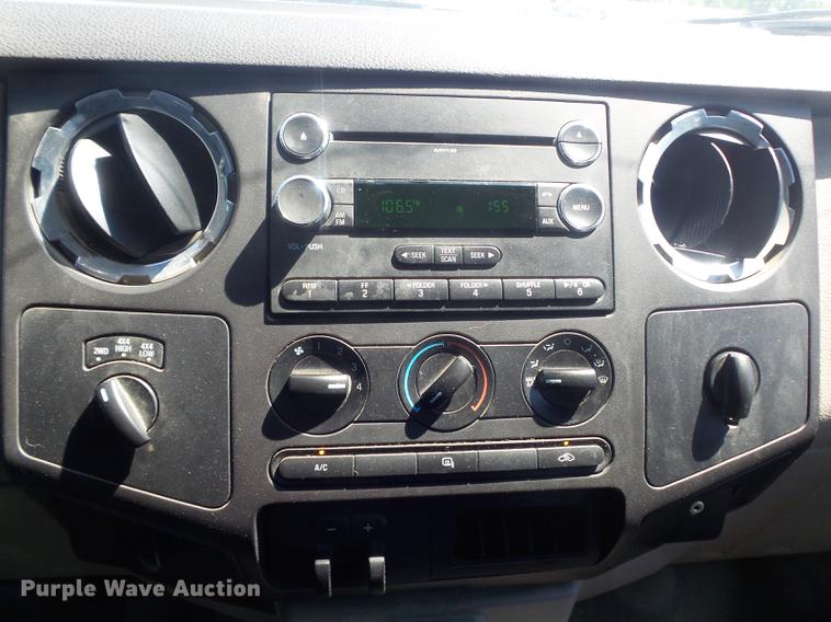 image for item DD7173 2009 Ford F250 Super Duty XLT Crew Cab pickup truck