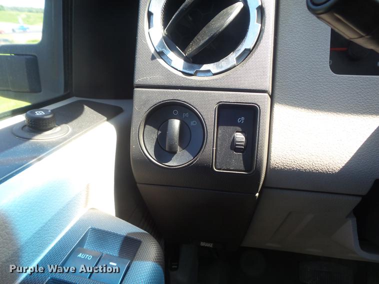 image for item DD7173 2009 Ford F250 Super Duty XLT Crew Cab pickup truck