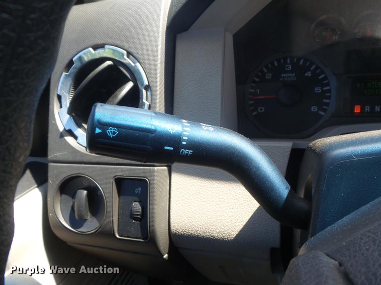 image for item DD7173 2009 Ford F250 Super Duty XLT Crew Cab pickup truck