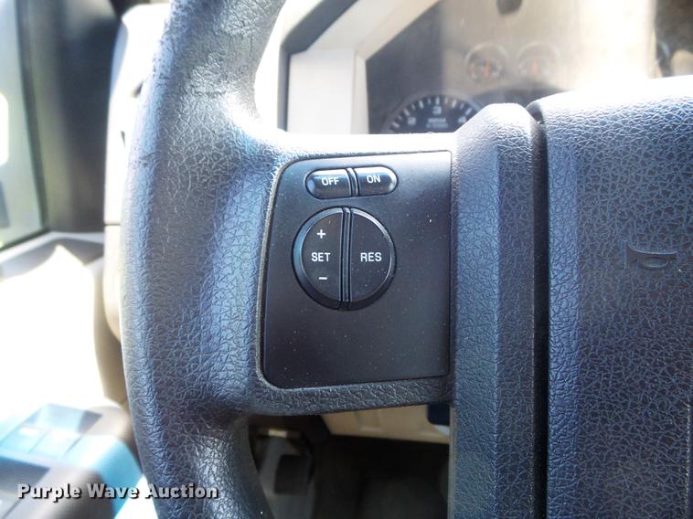 image for item DD7173 2009 Ford F250 Super Duty XLT Crew Cab pickup truck