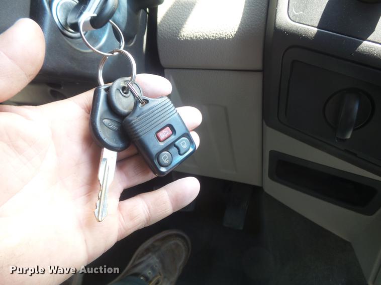 image for item DD7173 2009 Ford F250 Super Duty XLT Crew Cab pickup truck