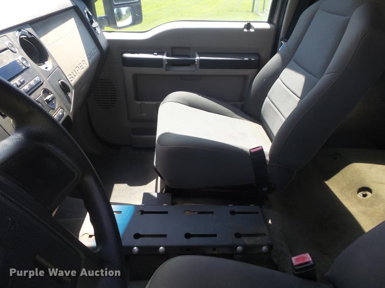 image for item DD7173 2009 Ford F250 Super Duty XLT Crew Cab pickup truck