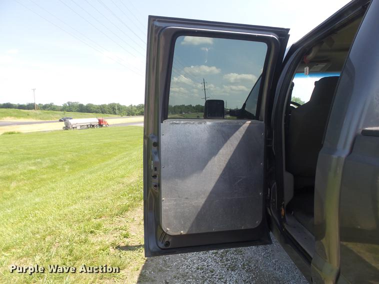 image for item DD7173 2009 Ford F250 Super Duty XLT Crew Cab pickup truck